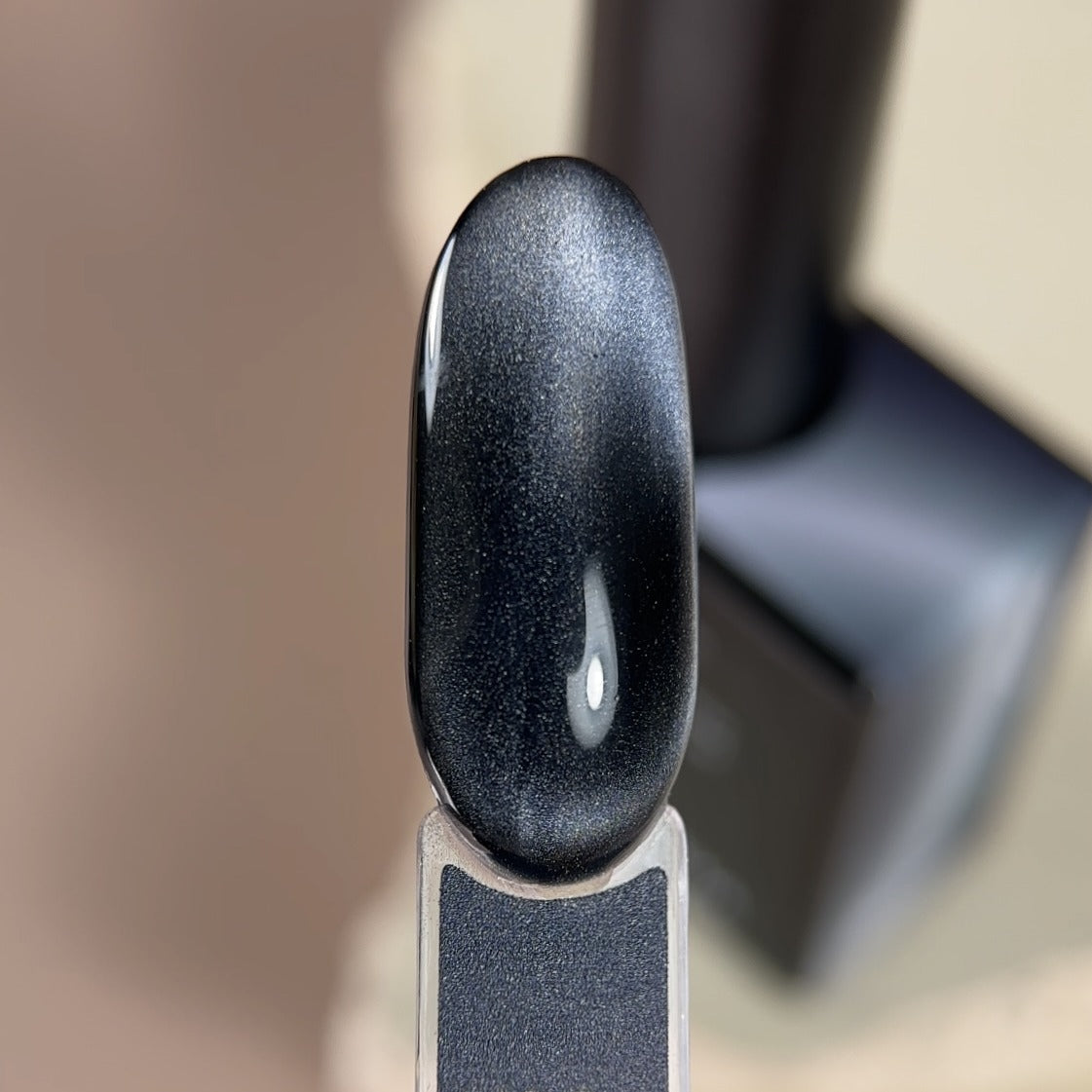 BIBLIOTEKA Esmalte Cat Eye Nº 03 Midnight — Azul profundo, 10 ml