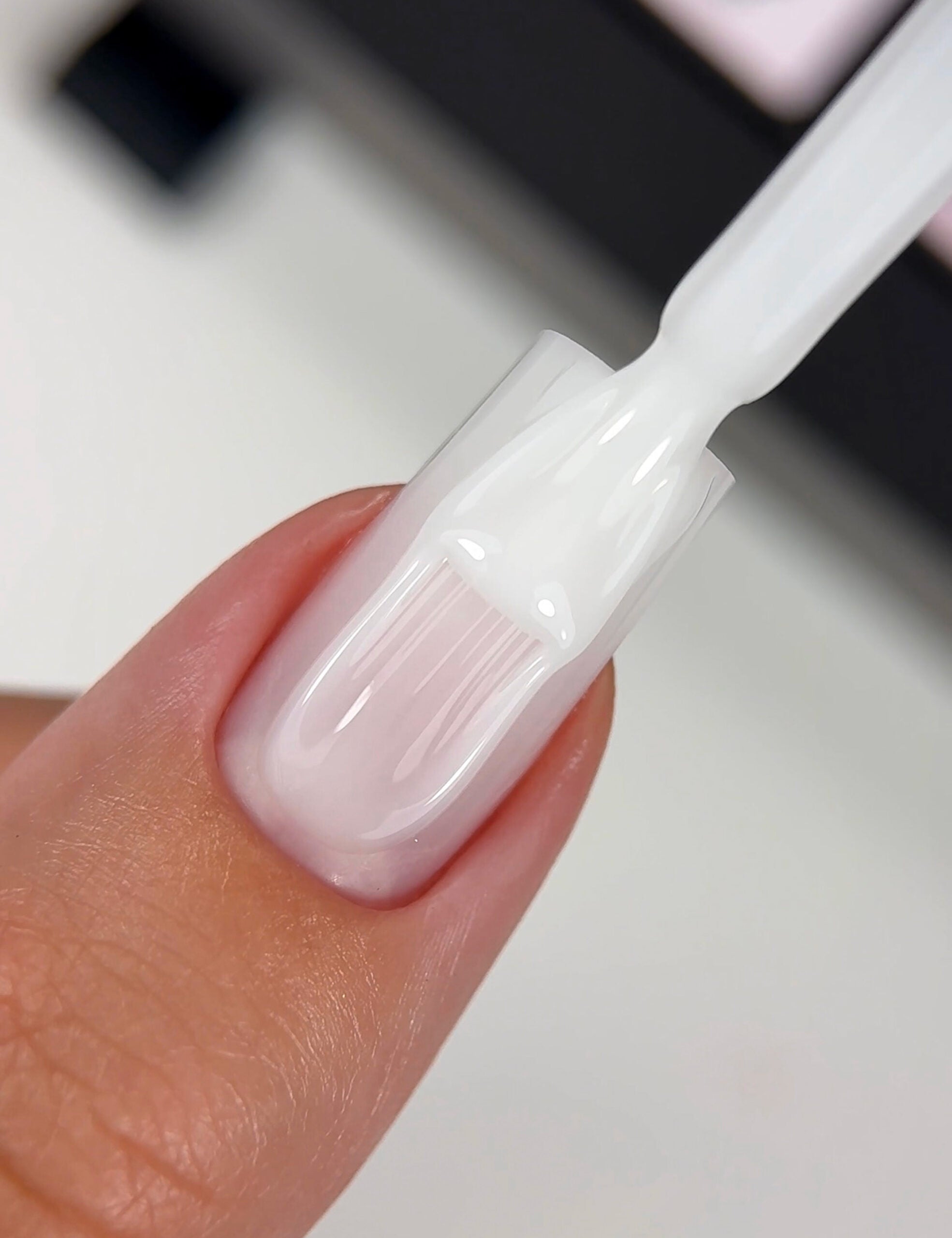 BIBLIOTEKA Cover Base № 01 Veil — lechoso semitransparente , 10 ml