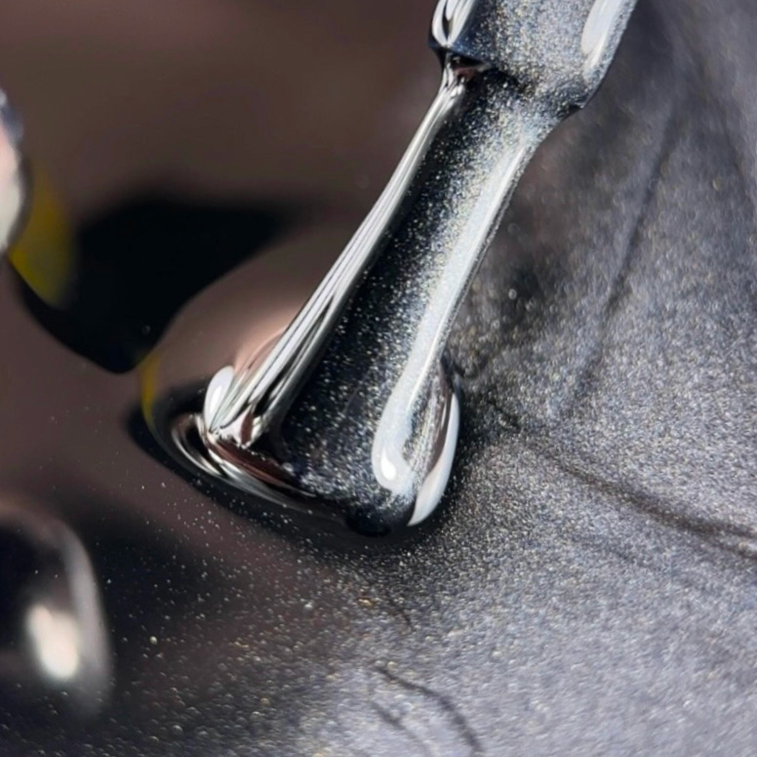 BIBLIOTEKA Esmalte Cat Eye Nº 03 Midnight — Azul profundo, 10 ml