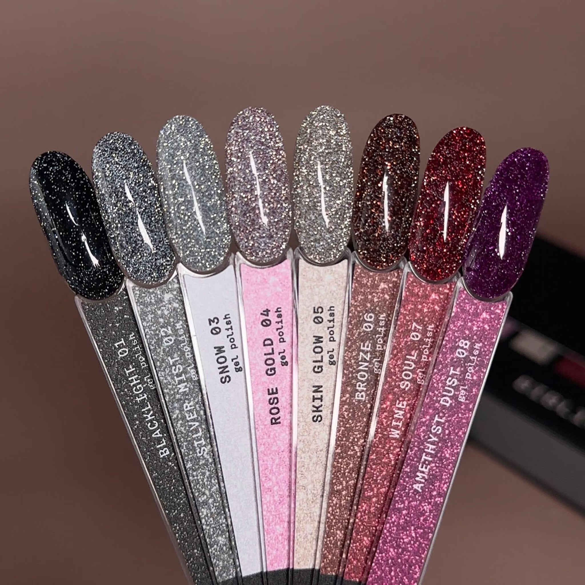 BIBLIOTEKA Set de esmaltes reflectantes SPARK INSIDE № 01-08