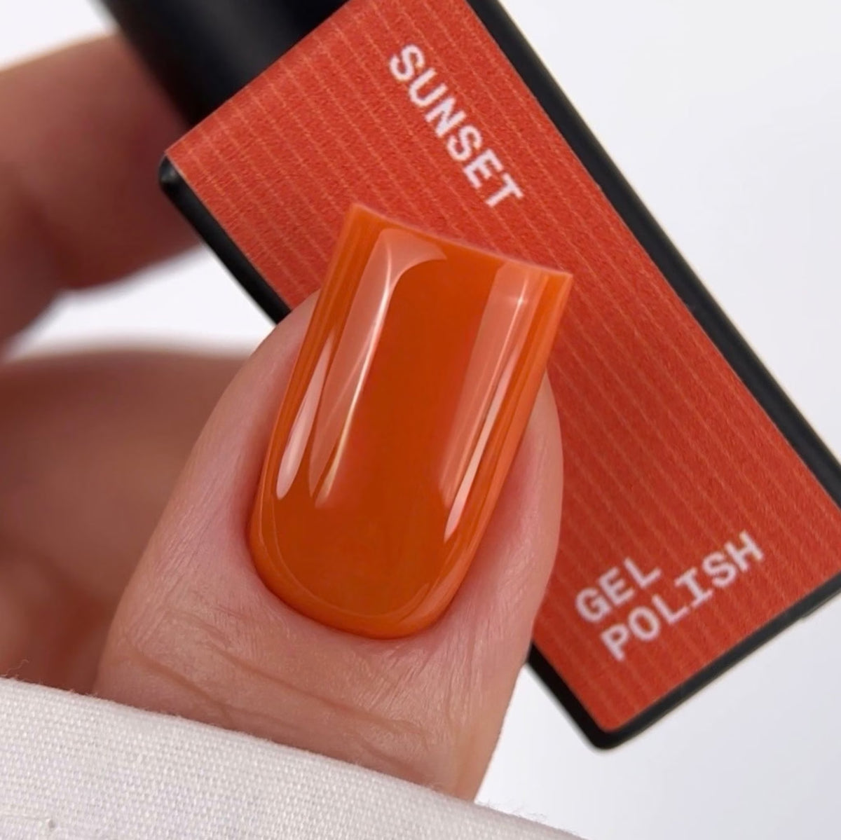 BIBLIOTEKA GEL POLISH № 80 SUNSET – RICH, WARM ORANGE, 10 ML