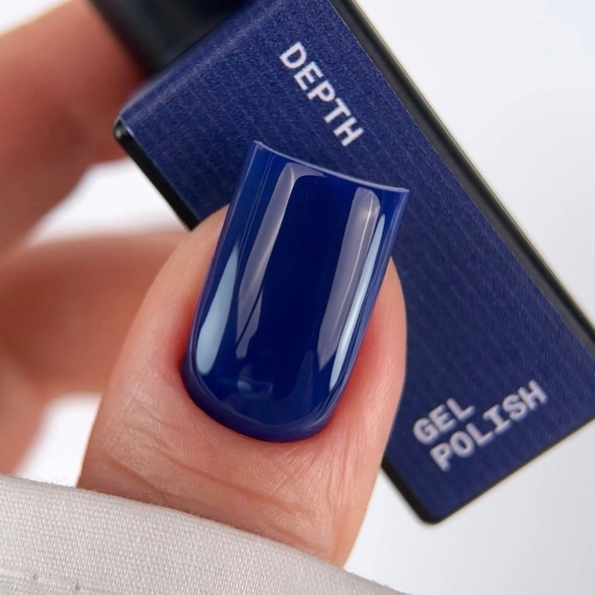 BIBLIOTEKA GEL POLISH Nº 83 DEPTH – AZUL OSCURO PROFUNDO, 10 ML
