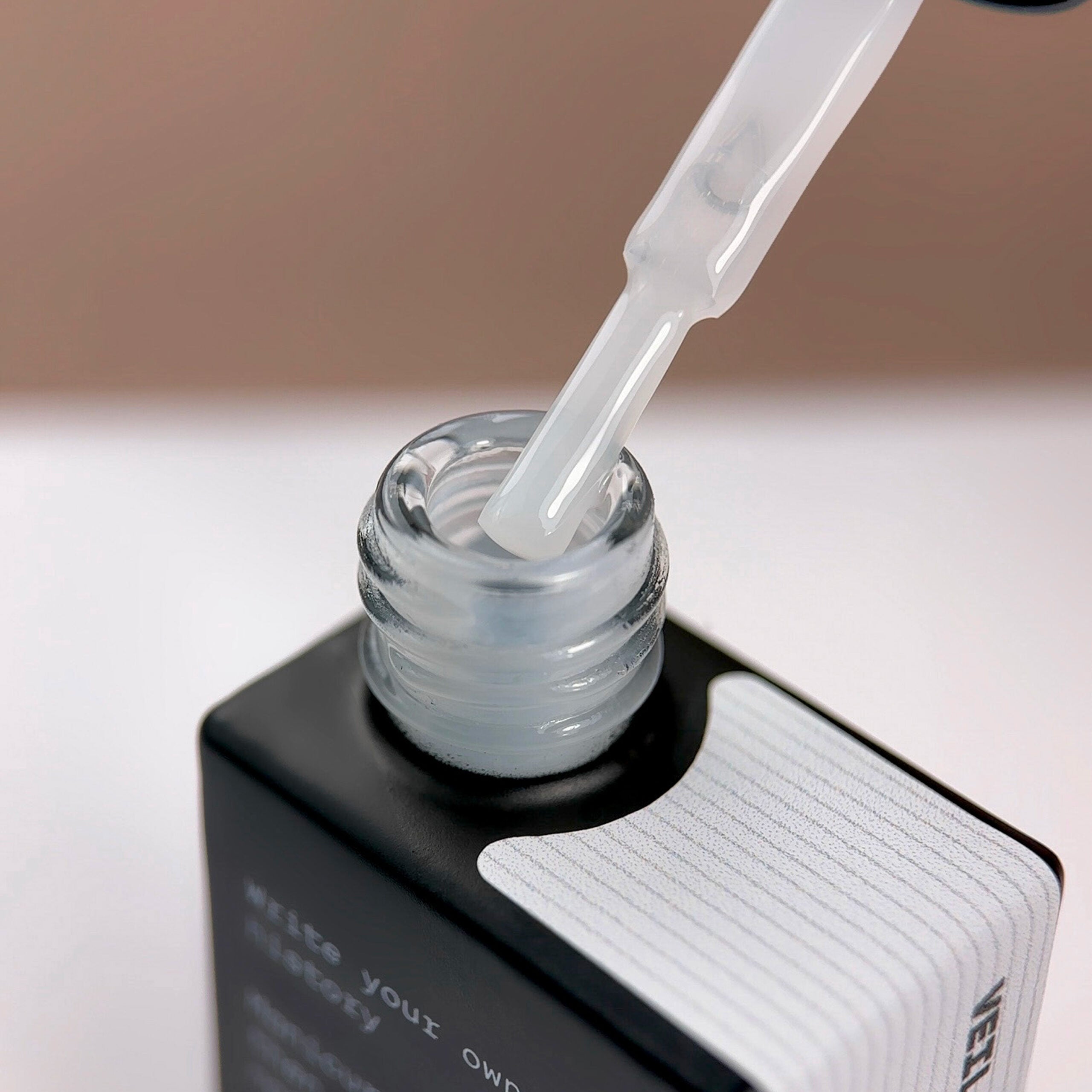 BIBLIOTEKA Gloss Cover TOP No. 01 Veil -  translúcido, 10 ml