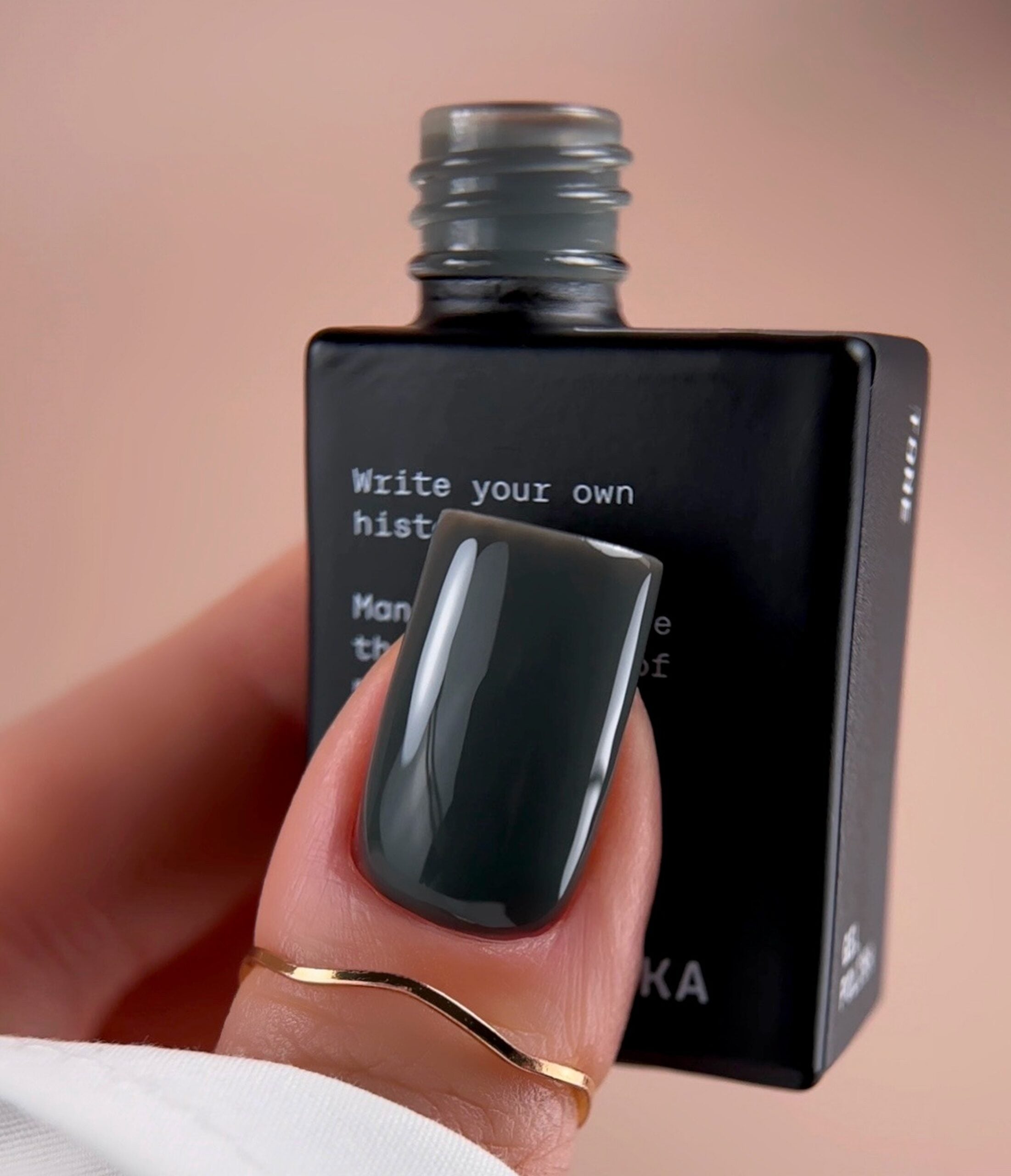 BIBLIOTEKA Esmalte Nº 26 Tone — Gris, 10 ml