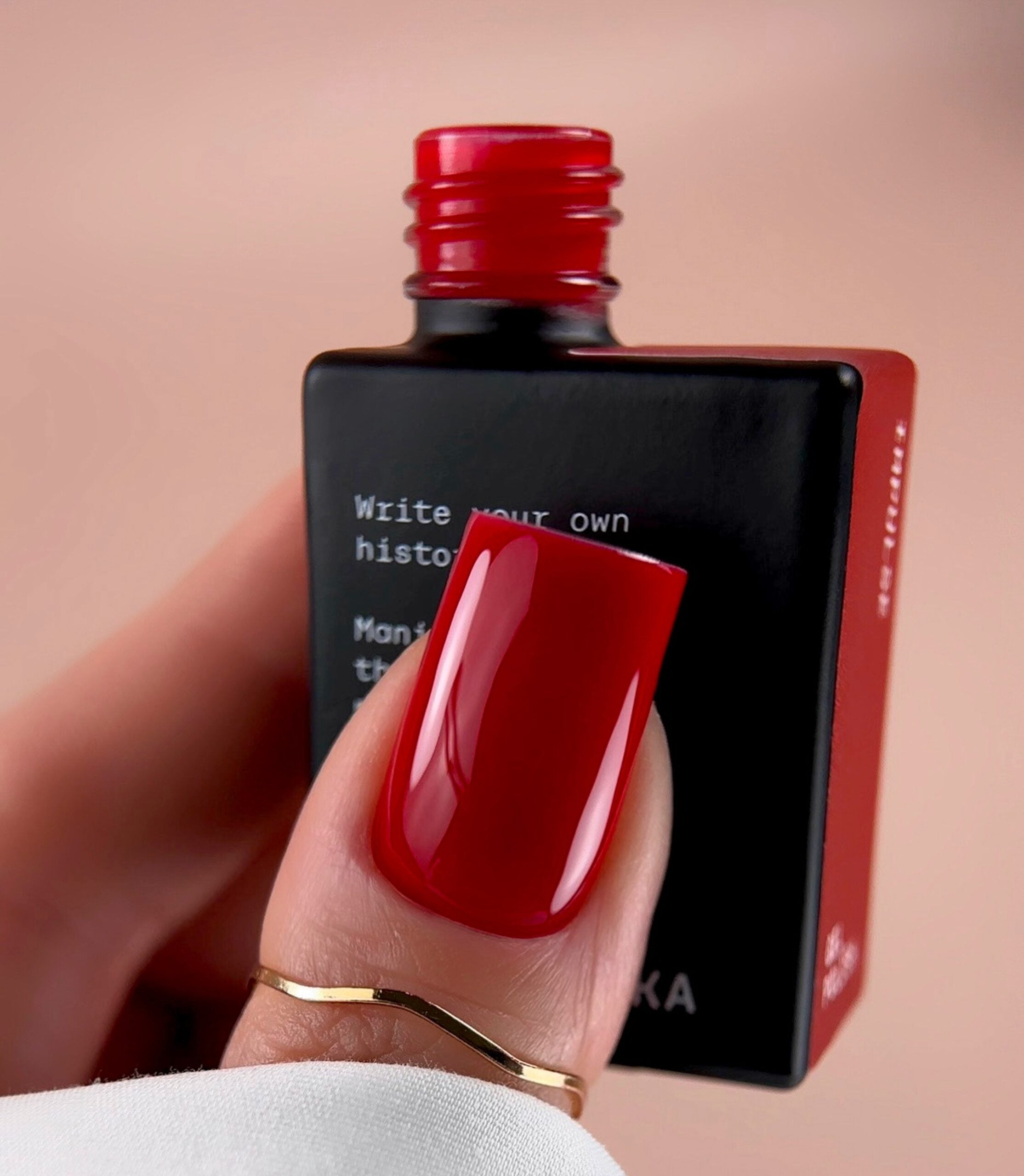 BIBLIOTEKA Esmalte Nº 28 Impulse — Rojo intenso, 10 ml