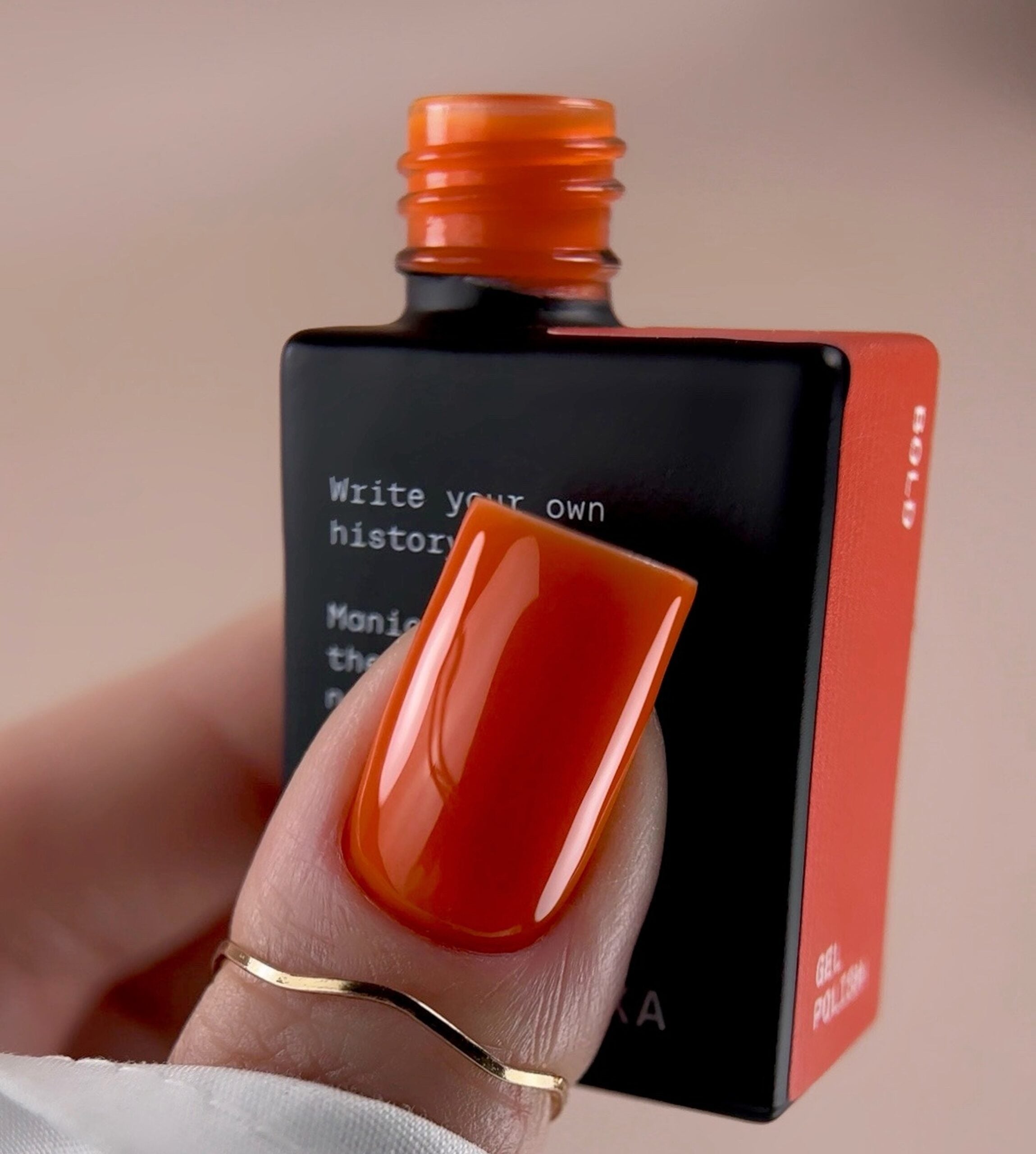 BIBLIOTEKA Esmalte Nº 30 Bold — Naranja, 10 ml