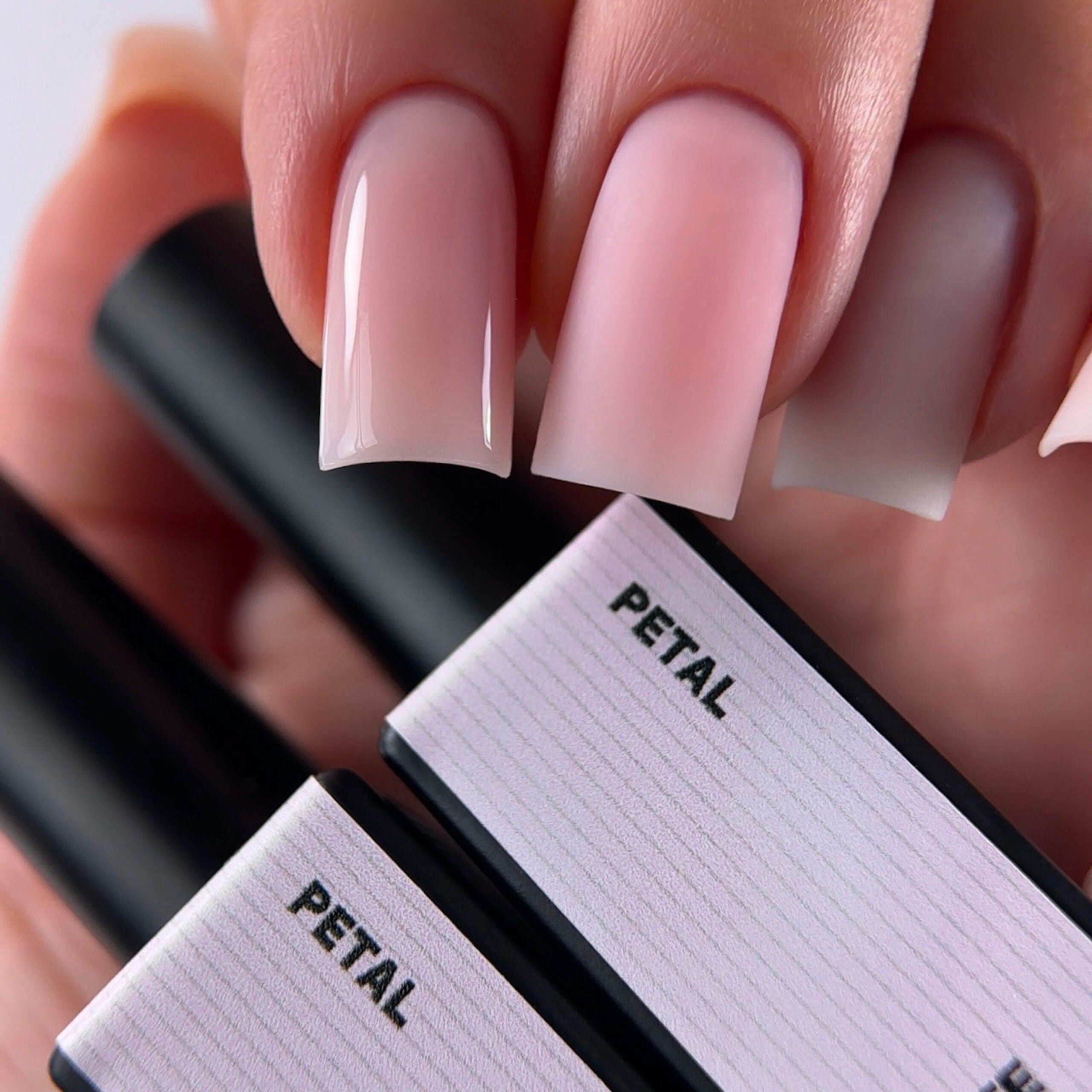 BIBLIOTEKA Matte Cover TOP № 02 Petal  - Rosa suave, 10 ml